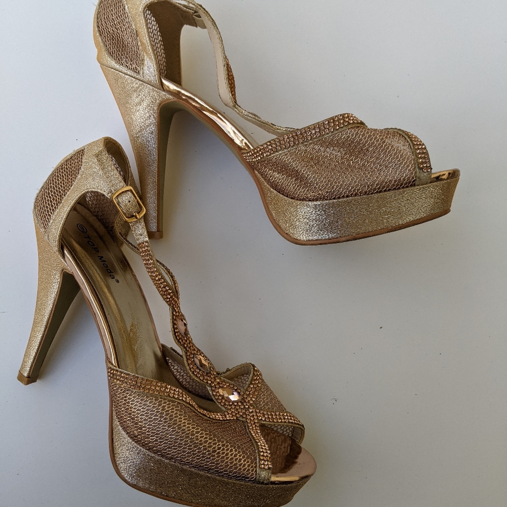 Heels - Picture 2 of 4